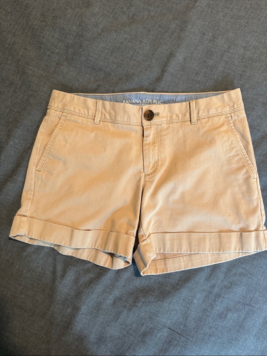Banana Republic Pants - Banana Republic Women's Beige Cuffed City Chino Shorts